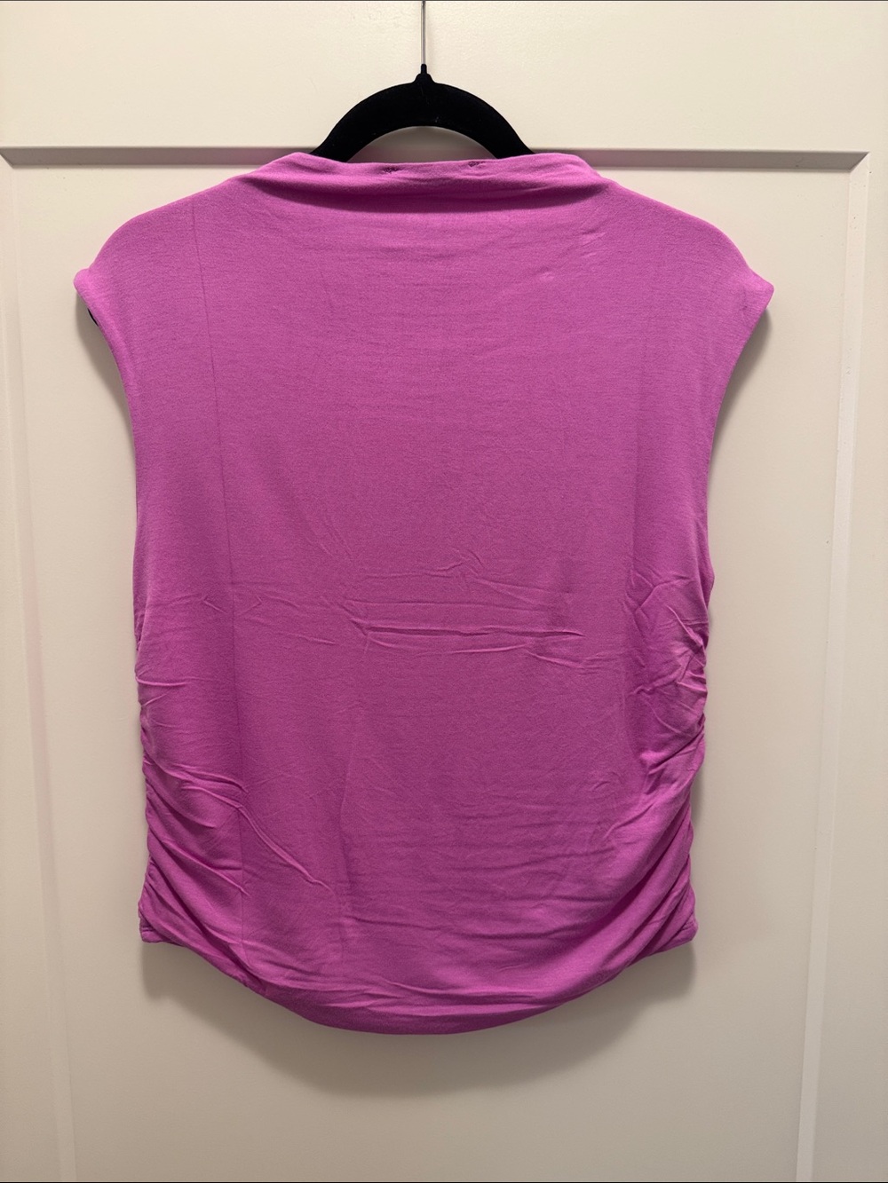 🆕 Zenana Outfitters Purple Sleeveless Tank w Rouching. L. NWOT!🎉 - Picture 3 of 4
